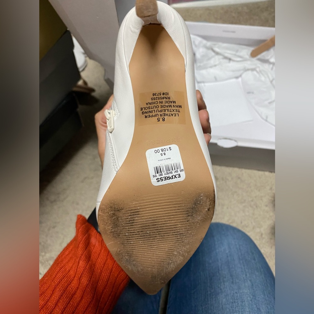 Express Women’s Boots - Picture 2 of 6